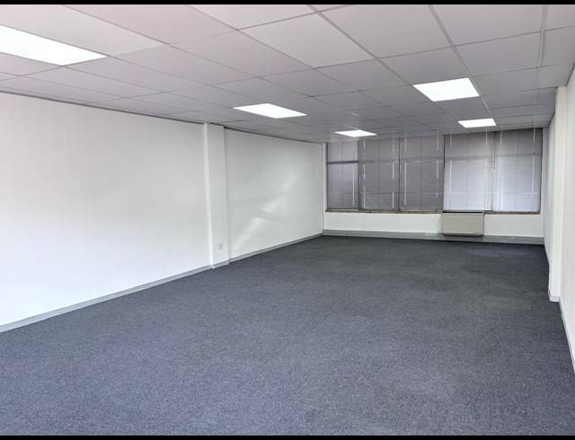 70M² OFFICE TO LET IN VORNA VALLEY